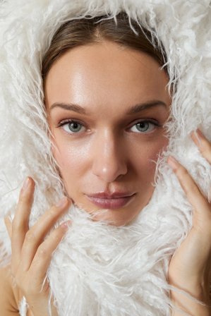 NA-KD Écharpe longue en fausse fourrure - Accessoires Nouvel An - Blanc - One Size