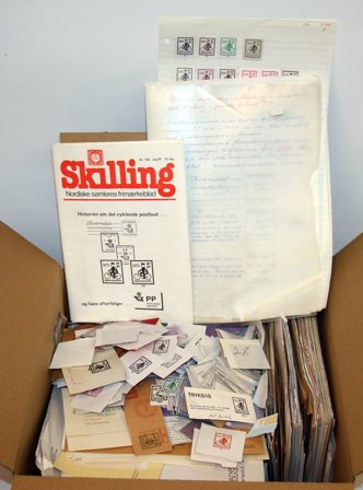 Danmark - Kasse med 'porto betalt' afklip og kuverter