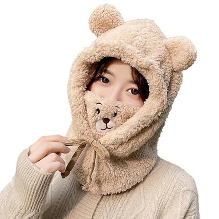 Vinterlue med fuskepelshette, skjerf og hansker