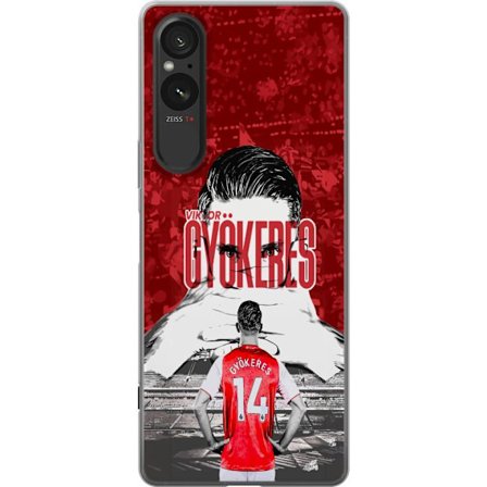 Yhteensopiva Puhelinkuori Sony Xperia 5 V Punainen dramaattinen kollaasikuva, jossa esiintyy Viktor Gyökeresin muotokuva ja pelaajia takaapäin areenal