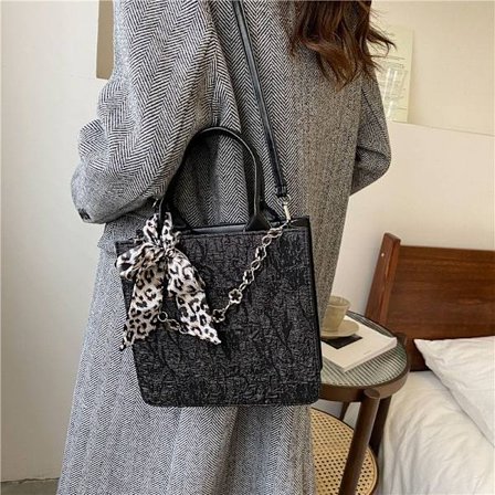 Stor kapacitet Tote Bag för kvinnor Vikbar Canvas Bag Kedja Axelväska