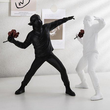 Banksy Kukkaheitin -patsas, hartsikoriste, veistos, kodin koriste-esine (musta)