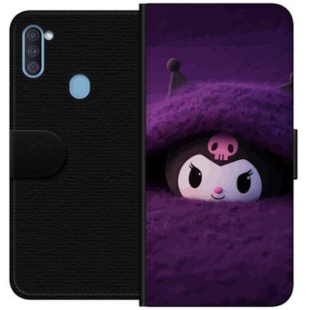 Kompatibelt Lommeboketui til Samsung Galaxy A11 Kuromi i et lilla fluffete miljø med en mystisk kawaii-design.