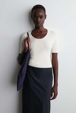 COS Femme T-Shirt Slim À Encolure Dégagée En Coton in Blanc