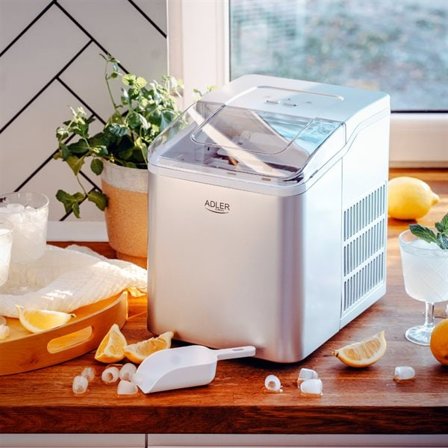 Ismaskin med kapacitet på 12 kg per dygn och automatisk rengöring