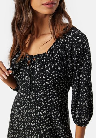Happy Holly - Soft Puff Sleeve Dress - Black/Floral