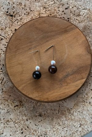 NA-KD - Blandete øreringer med perle og stein - Smykker - Brun - One Size