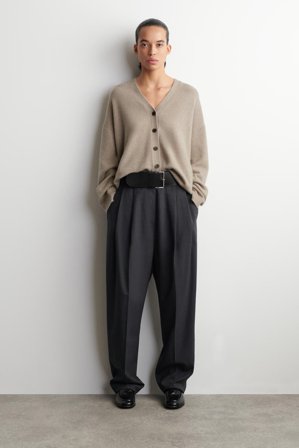 COS Women's Cardigan In Cashmere Con Scollo A V in Beige