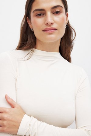 NA-KD - Soft Line topp med trakthals og lange ermer - Basic topper - Offwhite - S