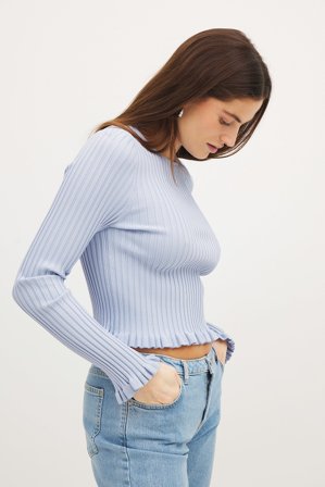 NA-KD Knitted Round Neck Frill Top - Strikkede toppe - Blå - L (EU 42-44)