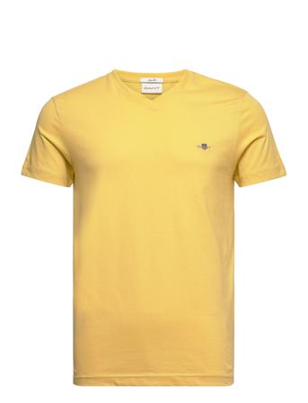 Slim Shield V-Neck T-Shirt T-shirts Short-sleeved Gul GANT*Betinget Tilbud