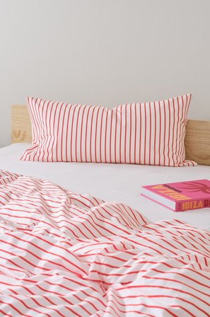 Jotex - Putetrekk 50x90 Cm Økologisk Hvit/tomatrød - SIMA - Kjøp Putevar hos Jotex