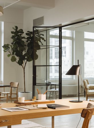 Yuh bordlampe - sort