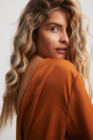 NA-KD Blouse drapée à décolleté en V au dos - Blouses - Orange - EU 32