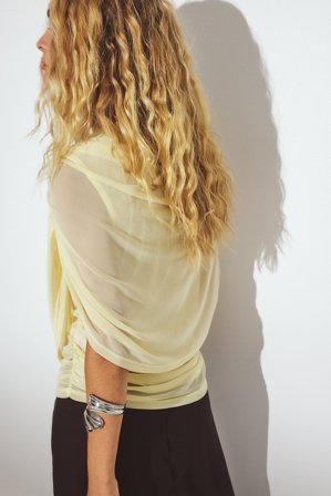 NA-KD Topp med draperad cape - Festtoppar - Gul - XS