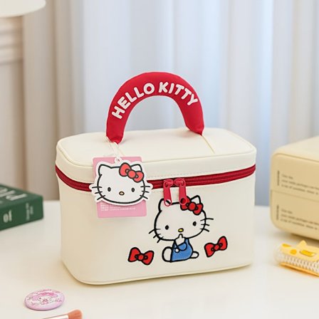 SanrioKT Søt Anime Utsmykket Reiseveske med Kawaii-figurer - Stor Kapasitet Multi-Rom Toalettveske & Sminke S [DB]