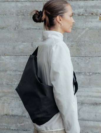 Db Journey Ramverk Pro Sling Bag 20L - Black - ONE SIZE