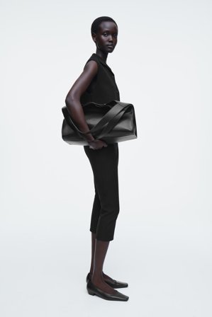 COS Women's Slim Capri Trousers in Black