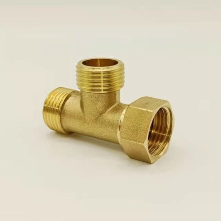 Messinkinen T-liitin, uros-uros-naaras, pyörivä ruutimutteri (1/2)