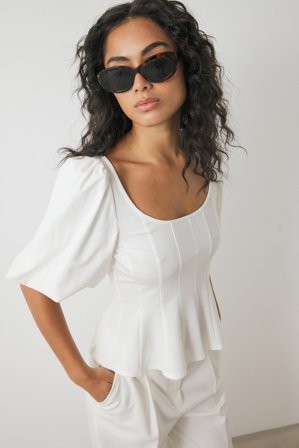 NA-KD Pleated Puff Sleeve Top - Toppe med puff ærmer - Råhvid - XS