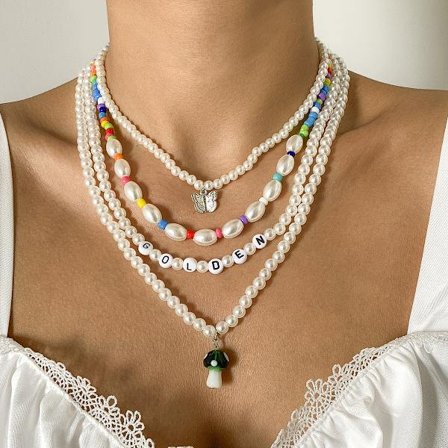 Sweet Cool Multi-Element Akryl Bokstav Runda pärlor Kedja Halsband Kontrastfärg Pärl Svamp pärlstav Fjärilshalsband