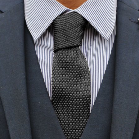 Cravatta grigio cenere lavorata a maglia per uomini - Cravatte in tinta unita