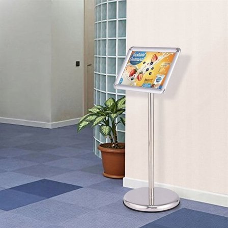 A4-plakatstativ med drejelig ramme og justerbar højde