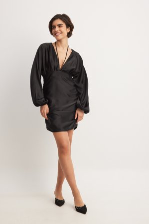 NA-KD Party Gathered Satin Straps Mini Dress - Festkjoler - Sort - EU 34