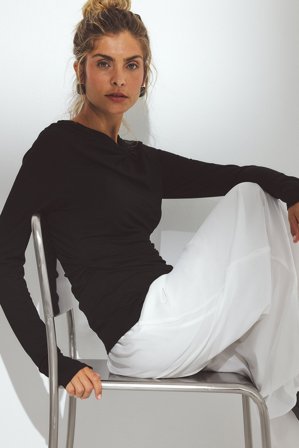 NA-KD - Soft Line topp med snoning - Langermede T-skjorter - Svart - M