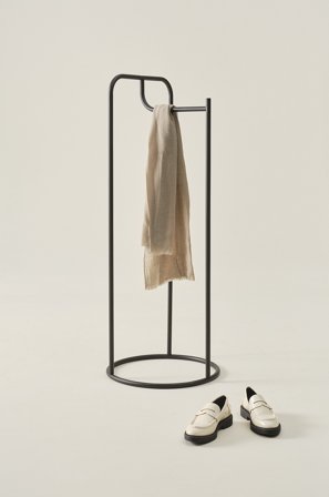 Jotex - Klesstativ Stål Svart LINE - Kjøp Entrémøbler hos Jotex