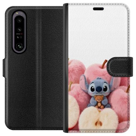 Kompatibelt Lommeboketui til Sony Sony Xperia 1 IV Fargerikt kollasj med futuristiske jente grupp karakterer, hjerter og glitter i moderne pop og k po