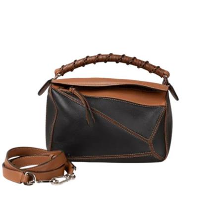 Loewe Pre-owned, Pre-owned Leather shoulder-bags Bruin, Dames, Maat:ONE Size