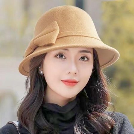 Smuk hat til kvinder med sløjfe perfekt til begivenhed bryllup kirke