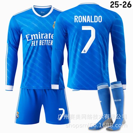 Real Madrid vieras pelipaita 25/26 pitkähihainen - Mbappé, Vinicius, Ronaldo sis. sukat