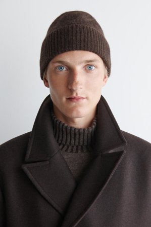 COS Women's Cashmere Beanie in Brown