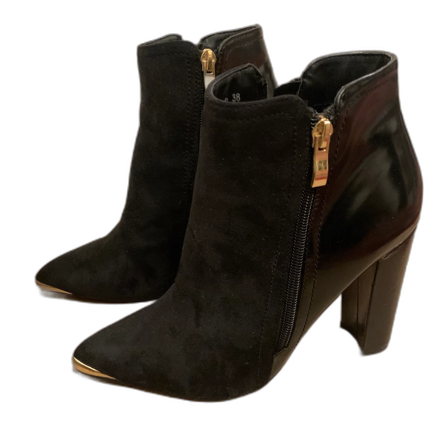 Svarta ankelboots med klack stl 38