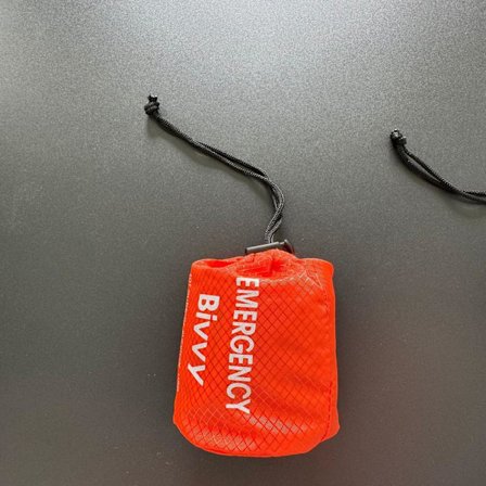 4-pakning Vanntett Termisk Nødsovepose for Utendørs Camping Overlevelse Bivakpose Oransje Oransje - Uten fløyte