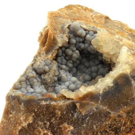 Kivet ja mineraalit. Sininen kalsedoni. 1573,5 ct. Porcieu-Amblagnieu, Isère, Ranska.