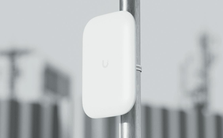 Ubiquiti Swiss Army Knife Ultra External Panel Antenna demo