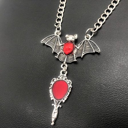 Halloween Gotisk Flagermus Korsvedhæng Halskæde Scarlet Mirror Choker