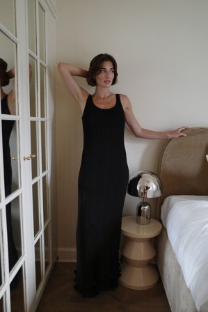 NA-KD Robe longue en maille à encolure ronde et volants - Robes Pull - Noir - XS (EU 32)