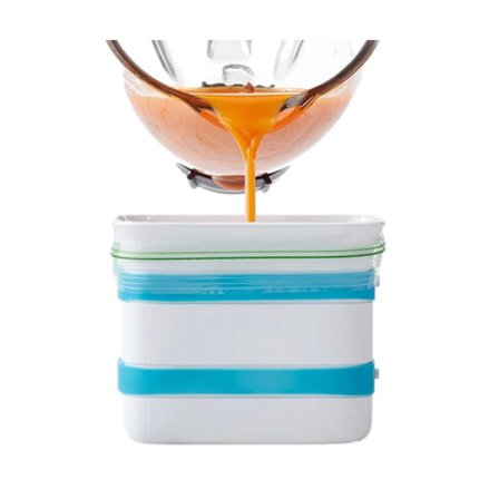 Vertikal madblokfryser med frysebeholdere med nem adgang til frysning og opbevaring af supper og saucer