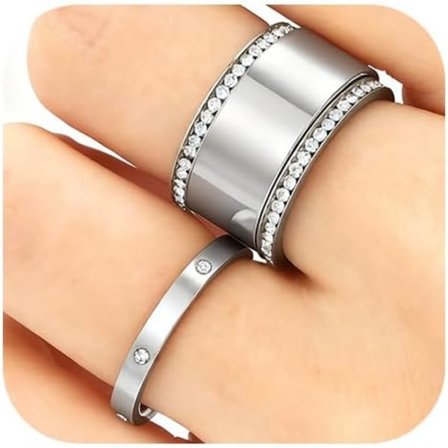 Dette sæt med tre stabelbare guldringe er lavet af rustfrit stål for at sikre, at ringene ikke let falmer.