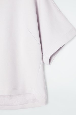 COS Dżersejowa Bluza Z Krótkim Rękawem in Fioletowy