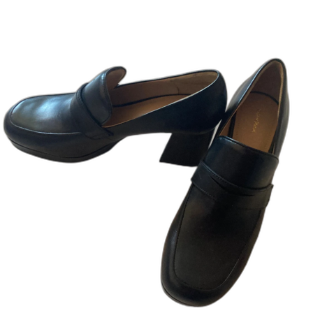 Svarta skinnloafers med klack från Other Stories