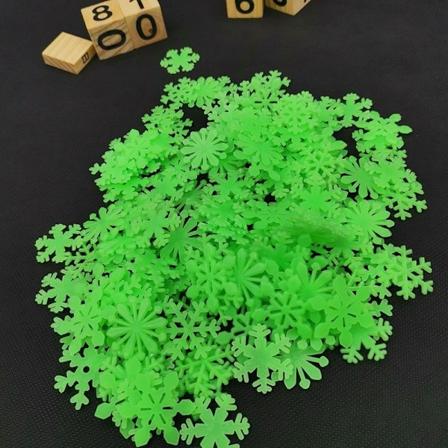 1 Sett med 50 stk Lysende Snøflak Veggklistremerker Barnerom Jul Nyttår Hjemmedekor Green