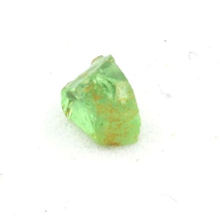 Stenar och mineraler. Tsavorite granat. 0,64 ct. Merelani Hills, Lelatema Mts, Tanzania.