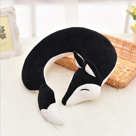 Mjuk bekväm resekudde Kreativ tecknad U-formad båge söt räv Black Fox 30*30*8CM