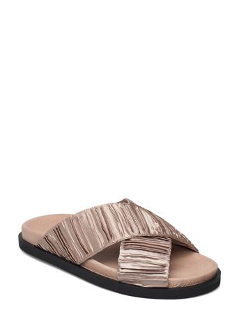 Stb-Ivy Cross T Pink Shoe The Bear