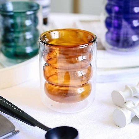 Kreativ dobbeltlags kaffekopp med varmeisolasjon